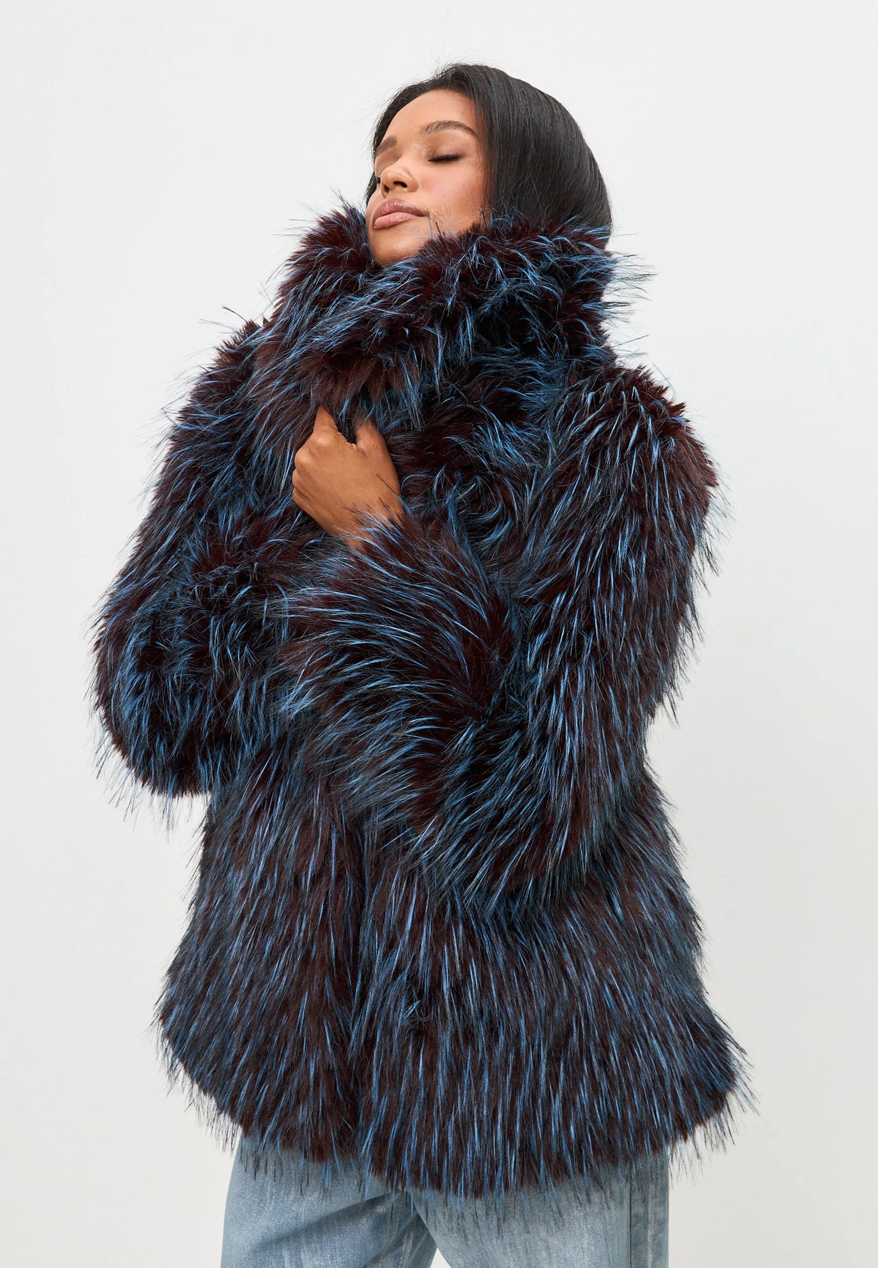 Luxurious Short Faux Fur Coat Icelyn - Blue