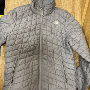 The North Face - Boy's Themoball Jacket - MSRP $209: Grey-children-XL Y